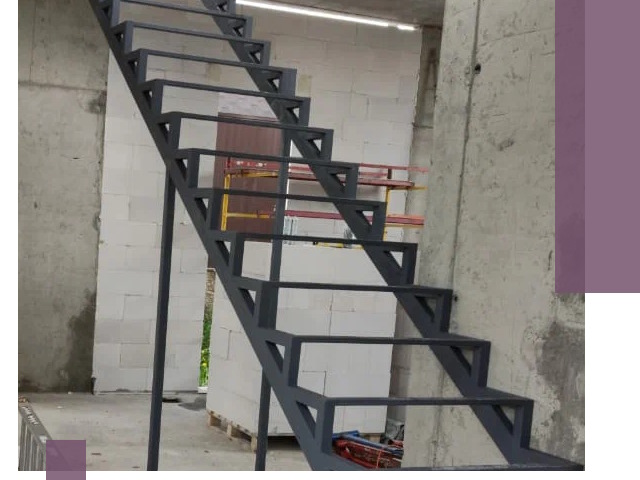 Демонтаж металлических лестниц в Коркине быстро и безопасно