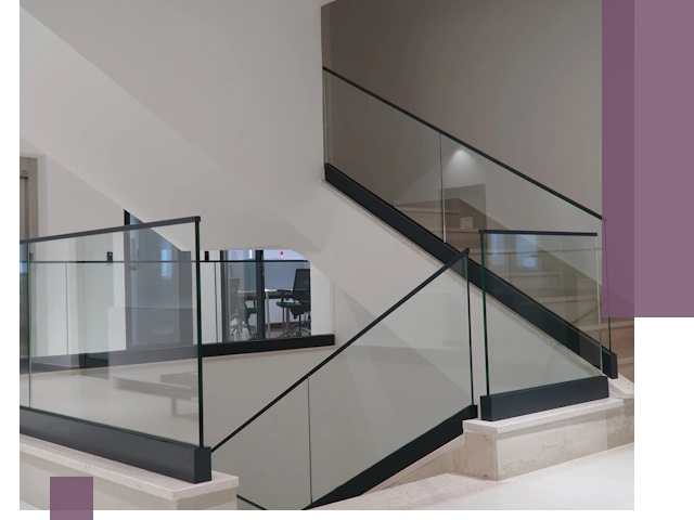 Стеклянные перила премиум-класса с установкой в Коркине