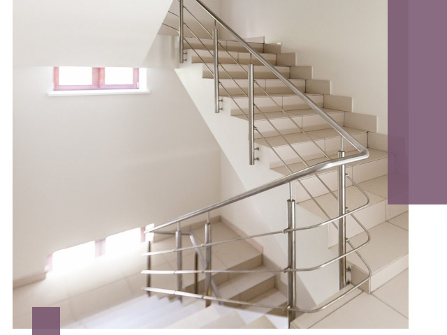 Установка и замена перил в подъезде в Коркине