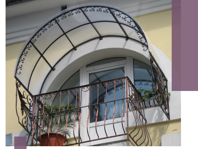 Козырьки над балконом в Коркине — изготовление и монтаж