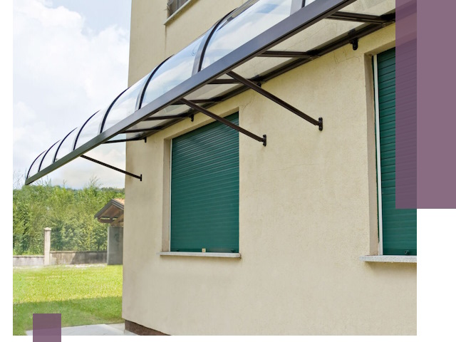 Козырьки над окнами в Коркине — изготовление и монтаж по выгоде