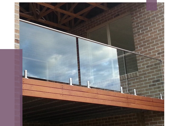 Стеклянные парапеты на крыше и террасе в Коркине от 11679 руб. | ПРОЛЁТ-Крк