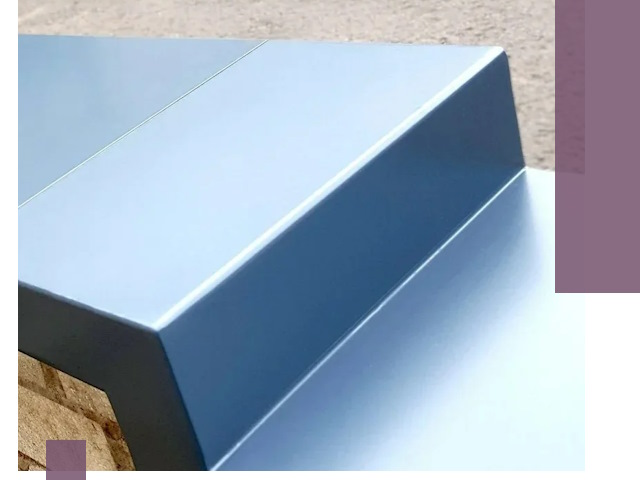 Крышки на парапет в Коркине: изготовление и монтаж под ключ